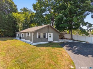 17 Grove Street, New London, CT 06320