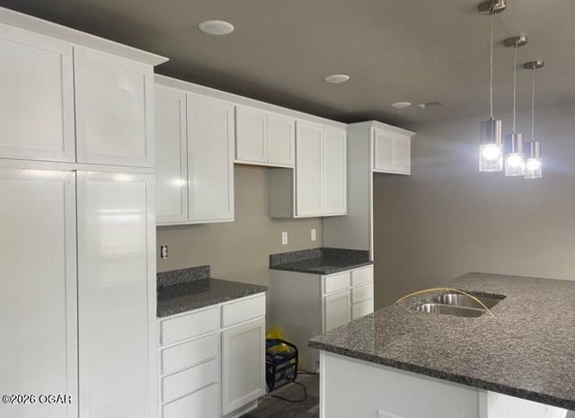 203 N Oliver Avenue, Joplin, MO 64801