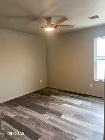 203 N Oliver Avenue, Joplin, MO 64801