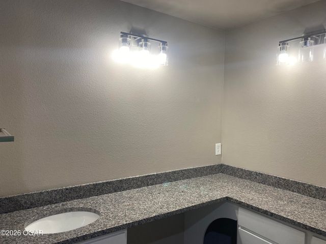 203 N Oliver Avenue, Joplin, MO 64801