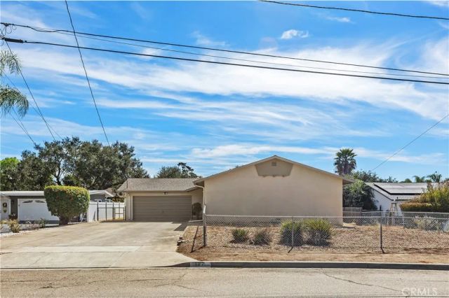 127 Brandenburg Lane, Fallbrook, CA 92028