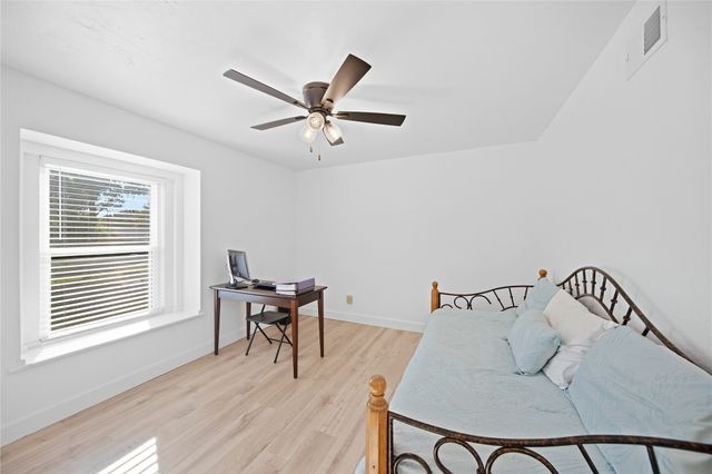 7610 S Maplewood Avenue, Tulsa, OK 74136