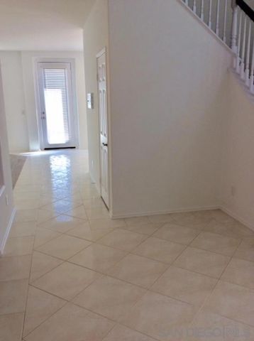 6243 Seacrest View Rd, San Diego, CA 92121