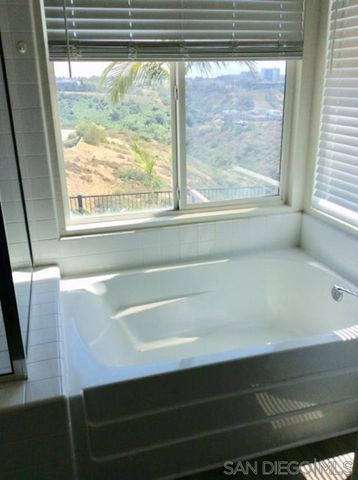 6243 Seacrest View Rd, San Diego, CA 92121