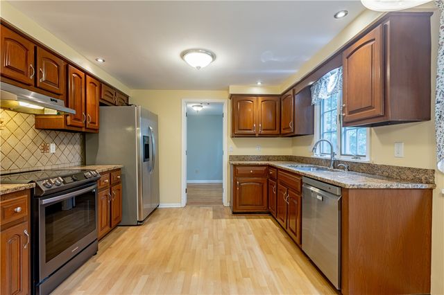 122 Selborne Chase, Perinton, NY 14450