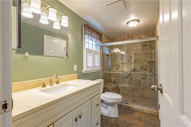 122 Selborne Chase, Perinton, NY 14450