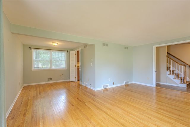 122 Selborne Chase, Perinton, NY 14450