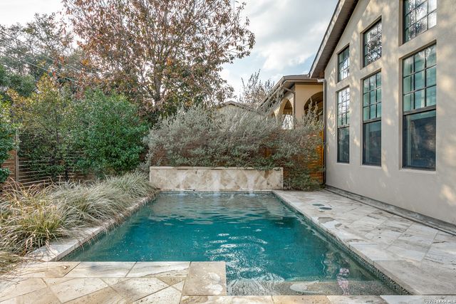 420 E Olmos, San Antonio, TX 78212