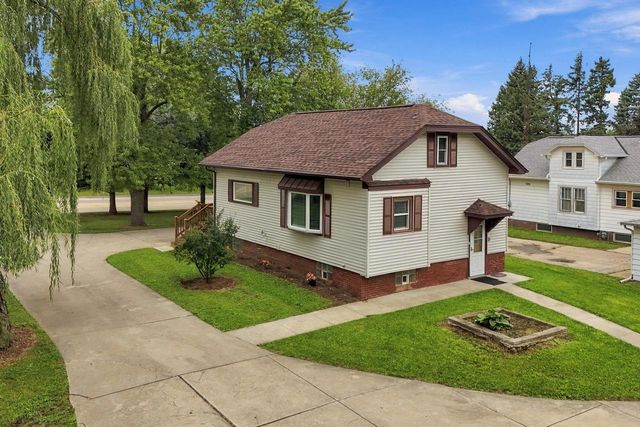 1407 Willow ROAD, Sturtevant, WI 53177