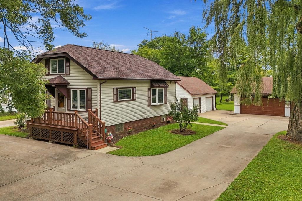 1407 Willow ROAD, Sturtevant, WI 53177