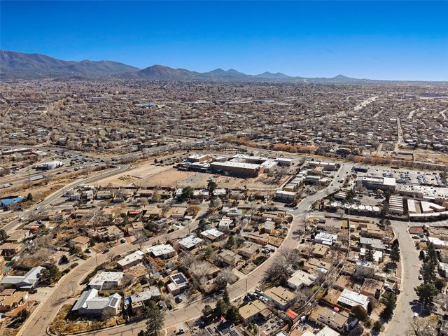 123 Placita De Oro, Santa Fe, NM 87501