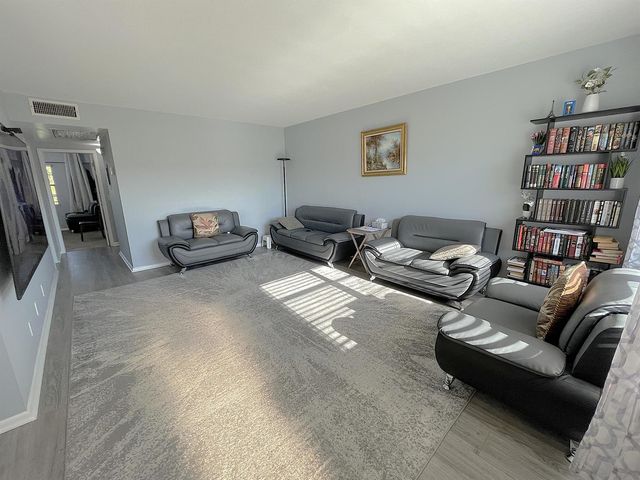 334 Brighton H, Boca Raton, FL 33434