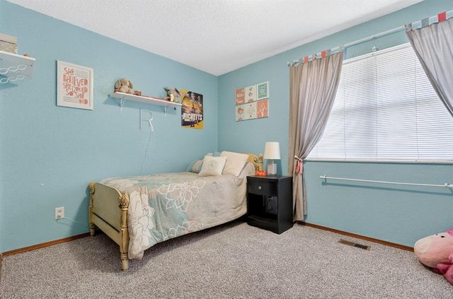 1119 W Johnathan Way, Mustang, OK 73064