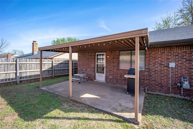 1119 W Johnathan Way, Mustang, OK 73064