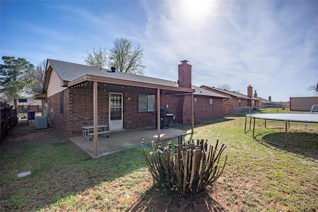 1119 W Johnathan Way, Mustang, OK 73064