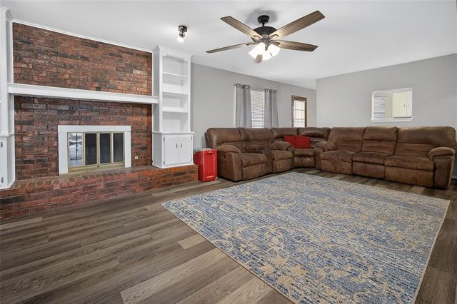 1119 W Johnathan Way, Mustang, OK 73064