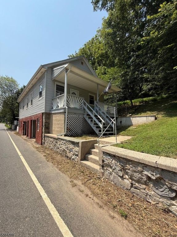 49 Route627, Pohatcong Twp., NJ 08865