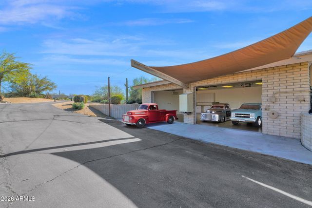 39402 N Spur Cross Road, Cave Creek, AZ 85331