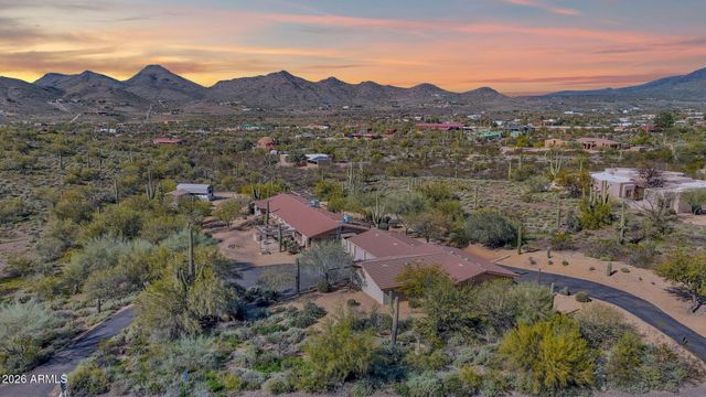 39402 N Spur Cross Road, Cave Creek, AZ 85331