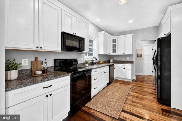 11809 BRADLEY FOREST RD, Manassas, VA 20112