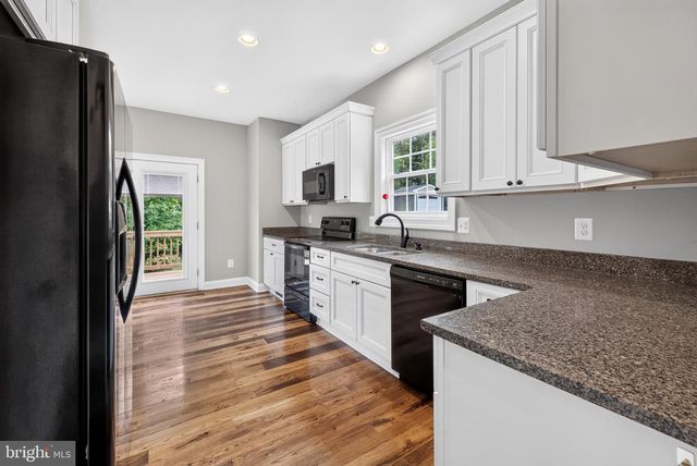 11809 BRADLEY FOREST RD, Manassas, VA 20112