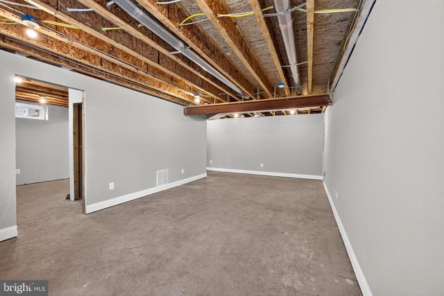 11809 BRADLEY FOREST RD, Manassas, VA 20112