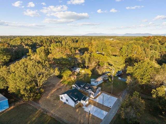 809 Willeve Dr, Dalton, GA 30721