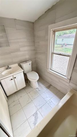 3590 Dallas Avenue, Warren, MI 48091