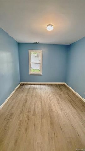 3590 Dallas Avenue, Warren, MI 48091