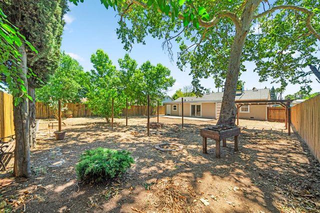 5333 Poplar Blvd, North Highlands, CA 95660