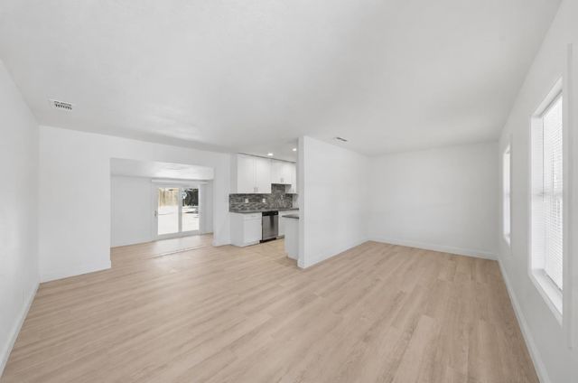 5333 Poplar Blvd, North Highlands, CA 95660