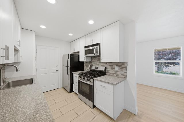 5333 Poplar Blvd, North Highlands, CA 95660