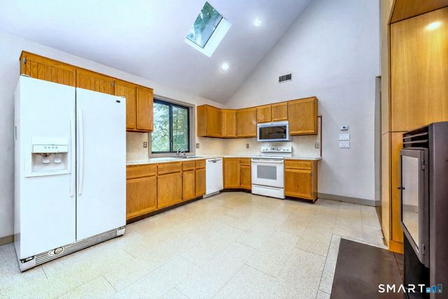40 Morning Glory Terrace, Stratford, CT 06614