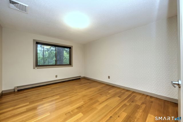 40 Morning Glory Terrace, Stratford, CT 06614