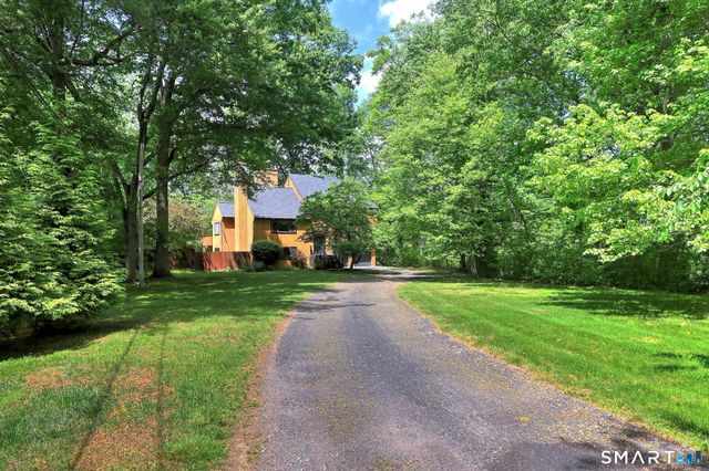 40 Morning Glory Terrace, Stratford, CT 06614