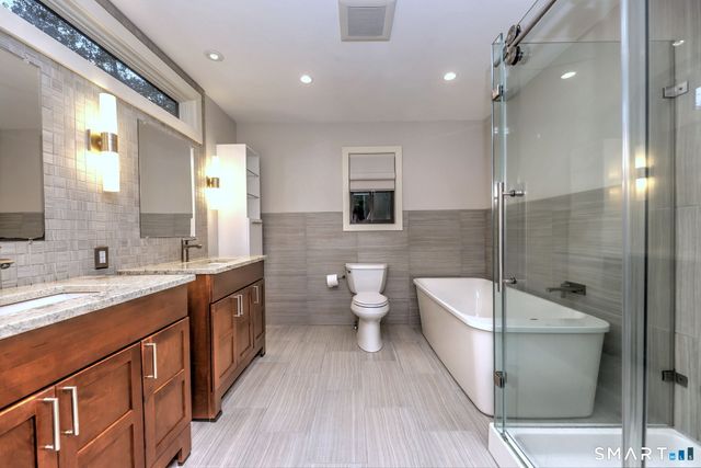 40 Morning Glory Terrace, Stratford, CT 06614