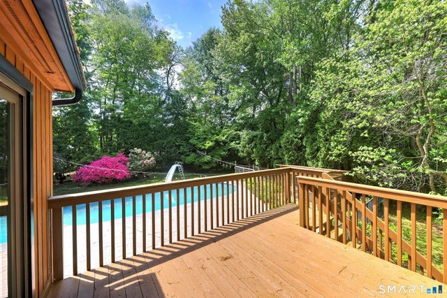 40 Morning Glory Terrace, Stratford, CT 06614