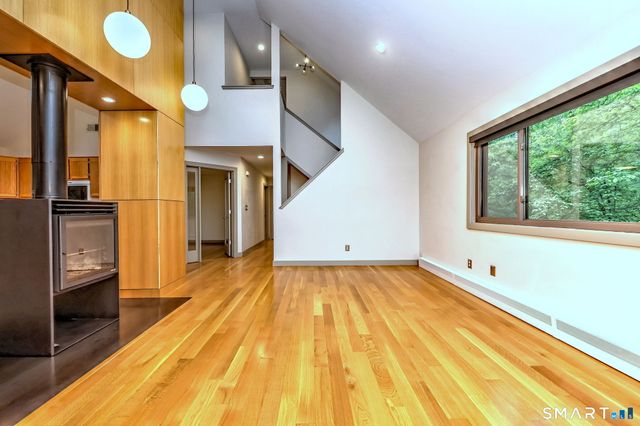 40 Morning Glory Terrace, Stratford, CT 06614