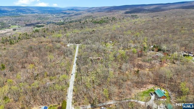 13 Oak Ridge Road, Montague, NJ 07827