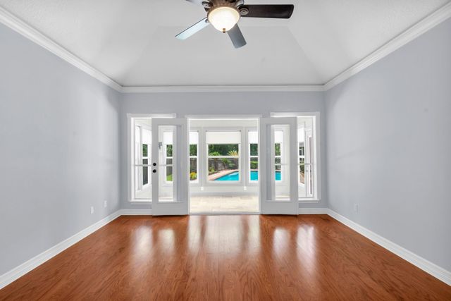 142 W Shadowpoint Circle, The Woodlands, TX 77381