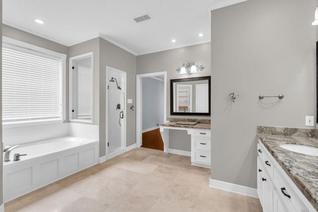 142 W Shadowpoint Circle, The Woodlands, TX 77381