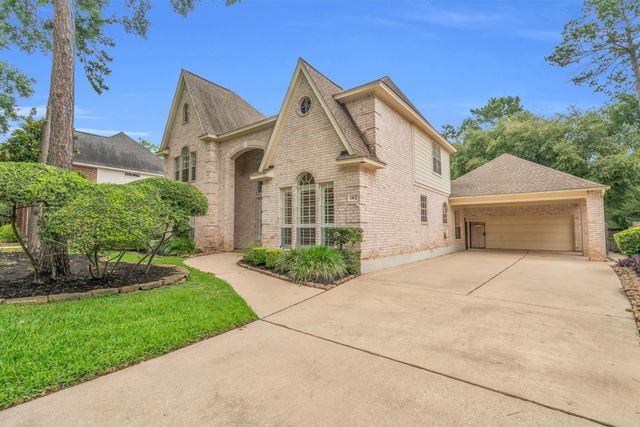 142 W Shadowpoint Circle, The Woodlands, TX 77381