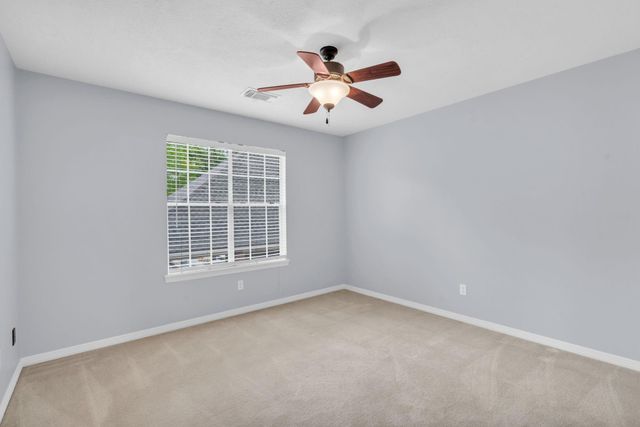 142 W Shadowpoint Circle, The Woodlands, TX 77381