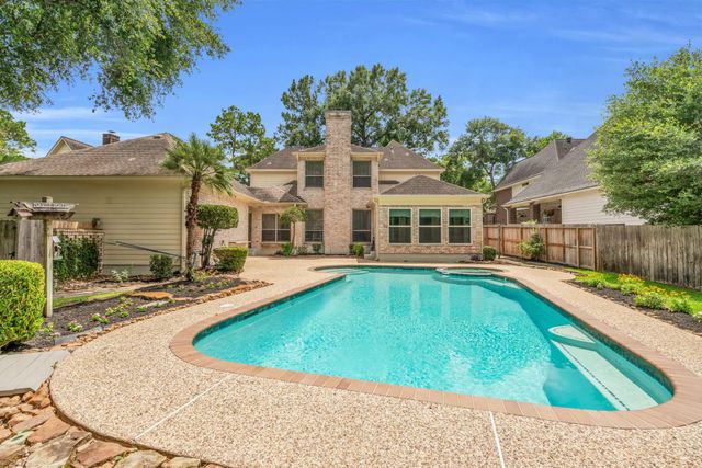 142 W Shadowpoint Circle, The Woodlands, TX 77381