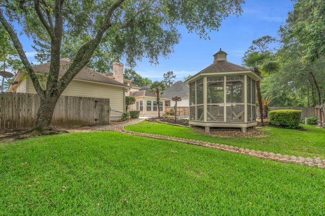 142 W Shadowpoint Circle, The Woodlands, TX 77381