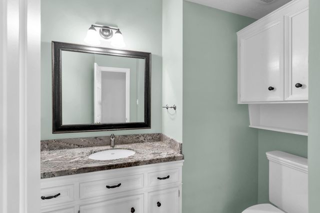 142 W Shadowpoint Circle, The Woodlands, TX 77381