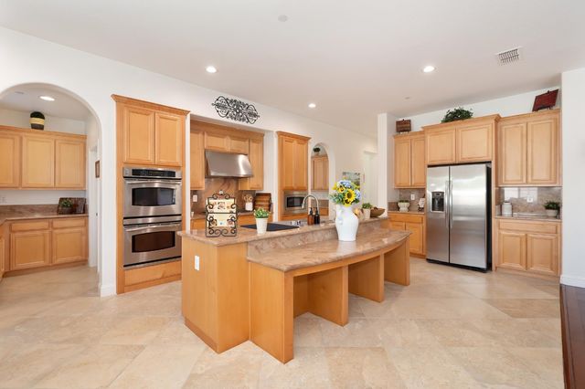 3800 Monteverde Dr, Lincoln, CA 95648