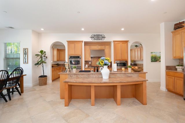 3800 Monteverde Dr, Lincoln, CA 95648