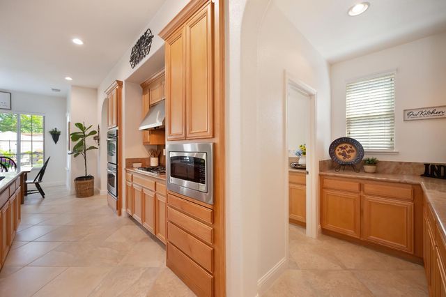 3800 Monteverde Dr, Lincoln, CA 95648