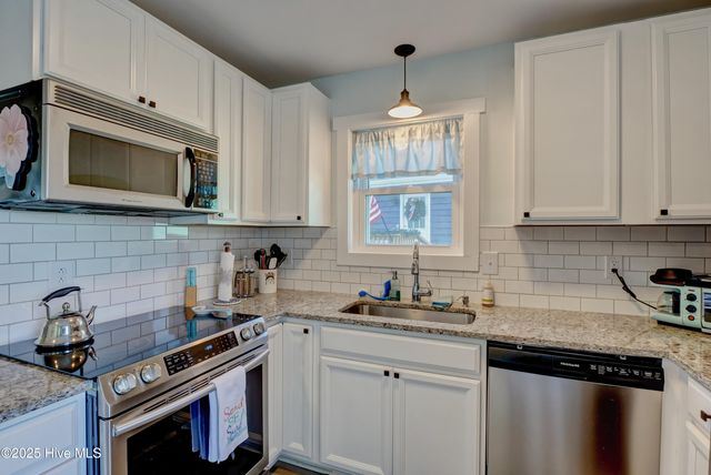 202 Bayview Drive, N Topsail Beach, NC 28460